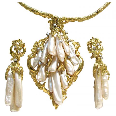 Impressive Pearl Gold Suite c1960