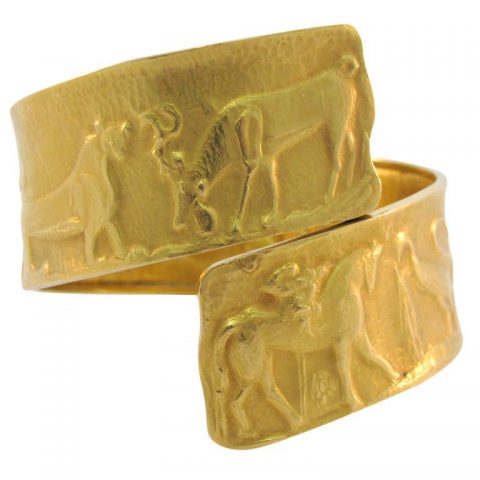 R.CECEONI, 18k Yellow Gold Repousse Cuff Bracelet, c1960, Italy