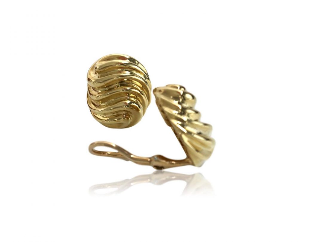 1978 Van Cleef & Arpels Gold Earclips - Image 4