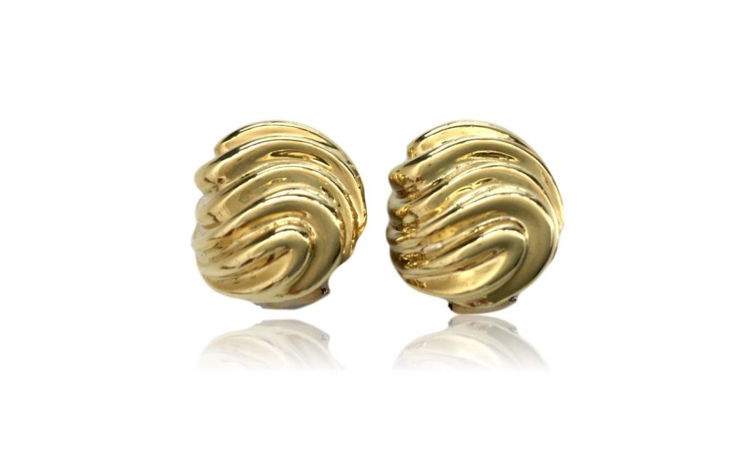 1978 Van Cleef & Arpels Gold Earclips - Image 9
