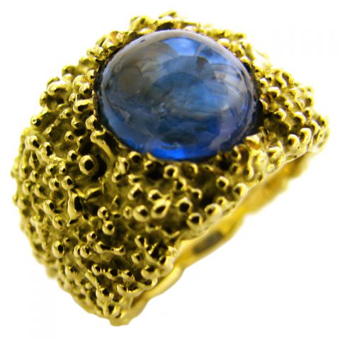 A Sapphire and Gold Ring