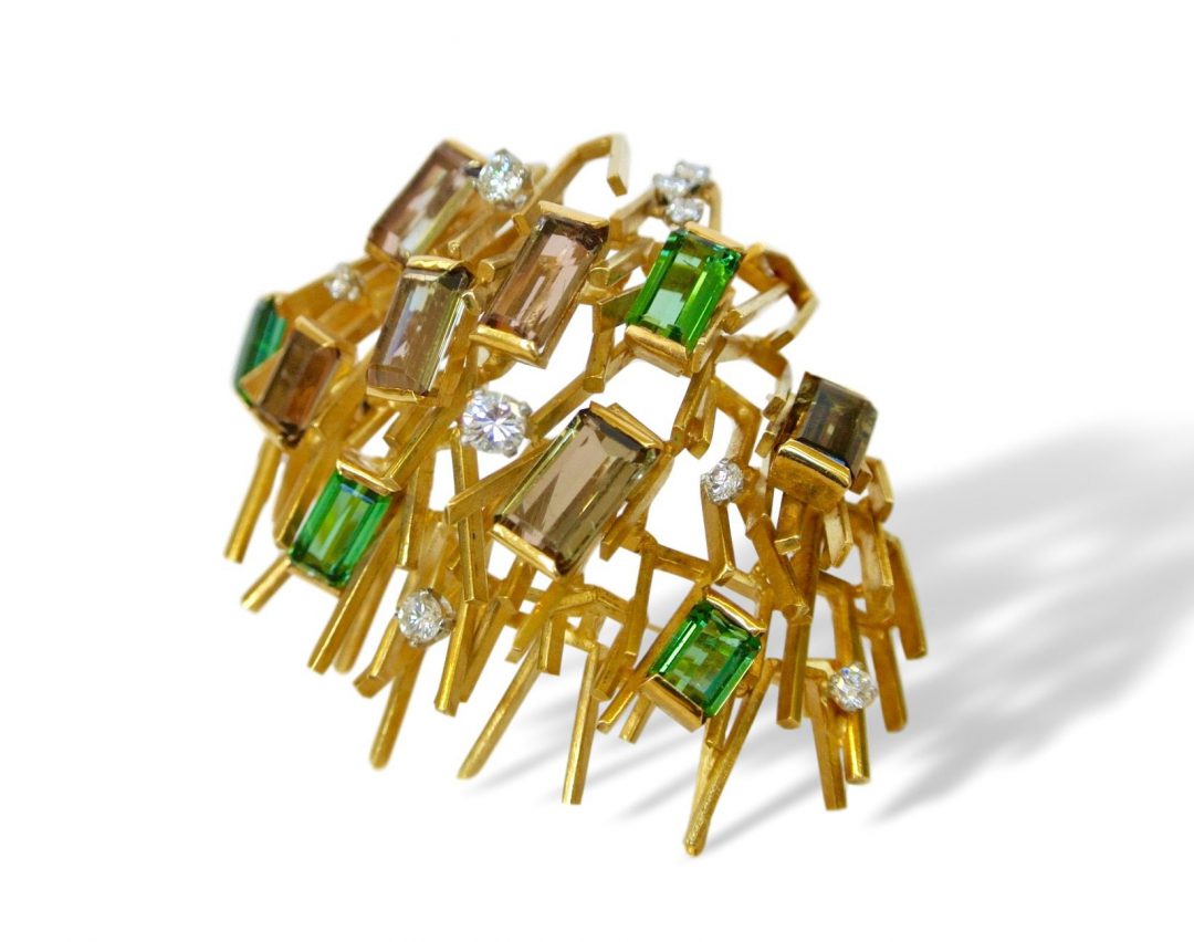 1970s Andrew Grima Modernist Tourmaline Diamond Gold Brooch - Image 2