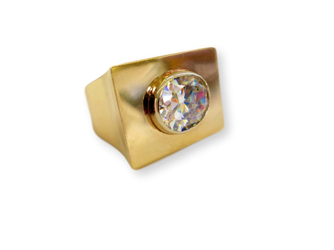 Massive Gold Travel Ring, circa 1960 - Image 3